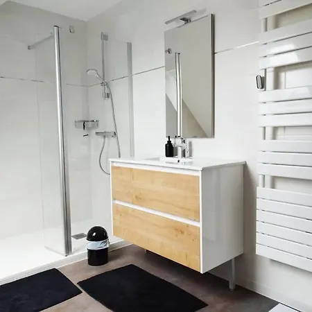 Holiday home Maison Confort Proche Commerces A Pieds Ambon